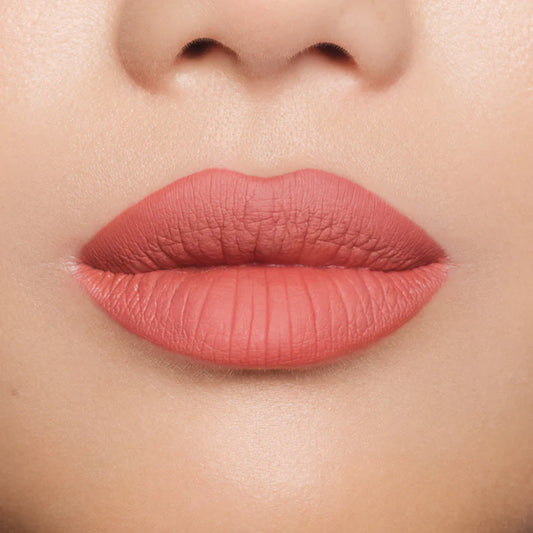 Long-lasting liquid matte lipstick.