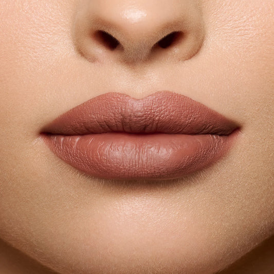 Long-lasting liquid matte lipstick.