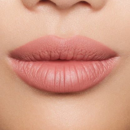 Long-lasting Lip Liner Enriched with Vitamin E.