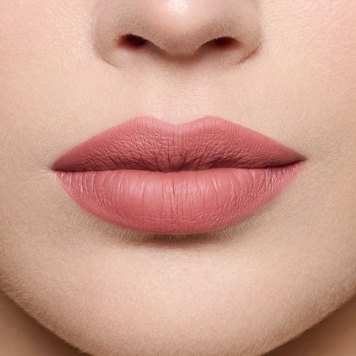 Long-lasting liquid matte lipstick.